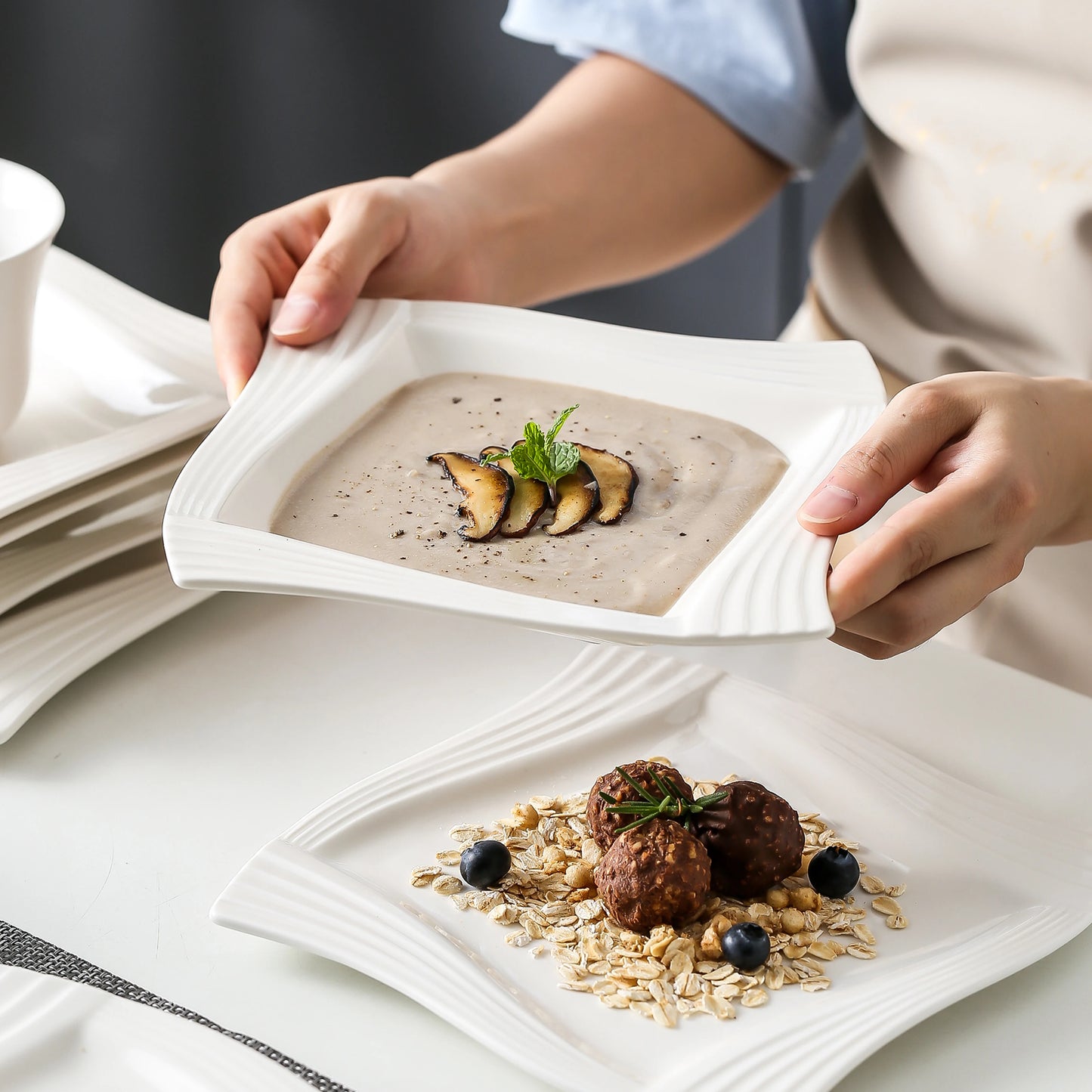 30/60 Piece White Porcelain Dinnerware Set