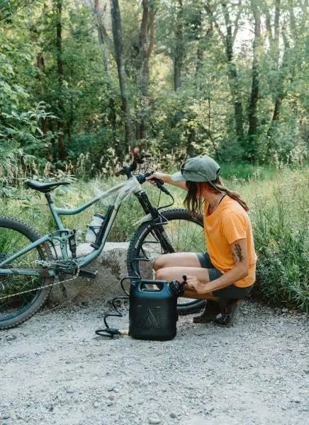 2 Gallon Portable Water Tank with Hose and Sprayer